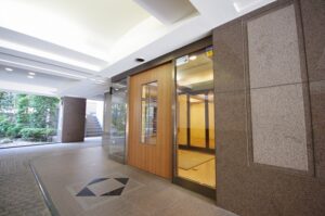 ガーデンアルバ幡ヶ谷　エントランス